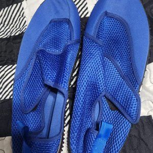 Swim shoes